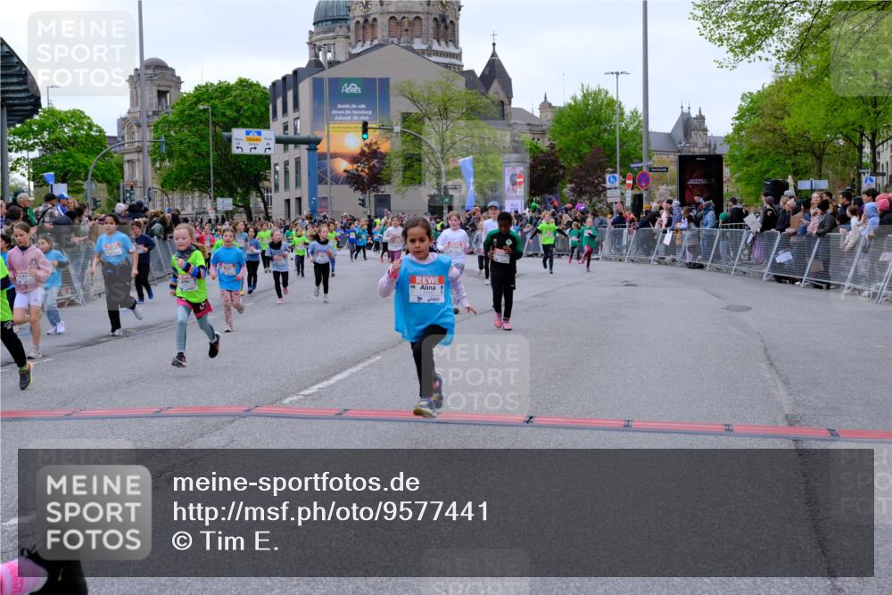 25.04.2026 - Das Zehntel Tim E. http://msf.ph/oto/9577441 25.04.2026 11:00:19 Ziel 3970, 5006, 5007, 5070, 5235, 5236, 5247, 5256, 5503, 5516, 5720, 5840, 5842, 5844, 5848, 6016, 6188, 6375, 6376, 6419, 6461, 6660, 6695, 6700, 6787, 6814, 6815, 6839, 6931, 7118, 7195, 7494, 7775, 7797, 7846, 8026, 8027, 8031 meine-sportfotos.de