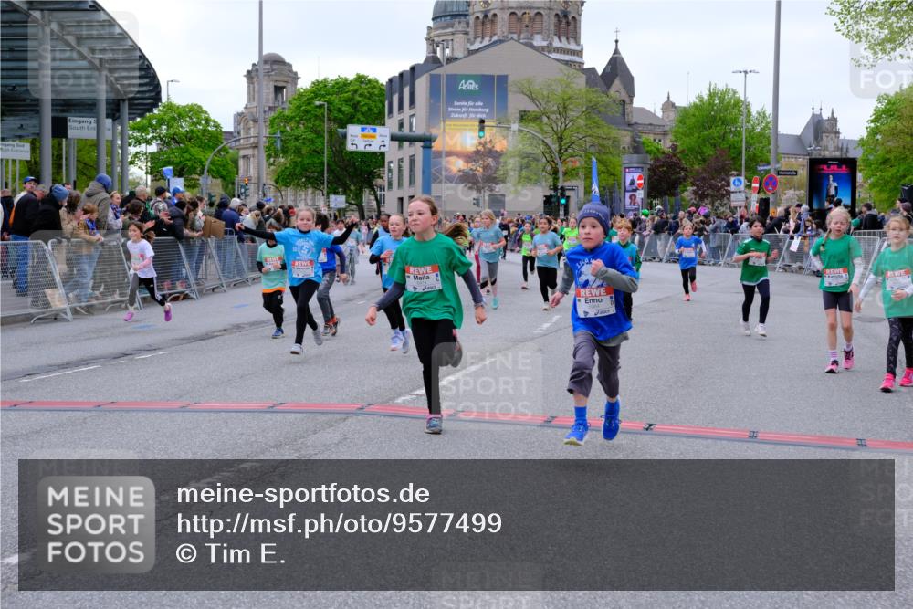 25.04.2026 - Das Zehntel Tim E. http://msf.ph/oto/9577499 25.04.2026 11:00:30 Ziel 5070, 5170, 5218, 5222, 5265, 5285, 5524, 5655, 5748, 5946, 5961, 5984, 6283, 6371, 6375, 6376, 6379, 6446, 6456, 6461, 6470, 6474, 6521, 6700, 6815, 6838, 6854, 6855, 6881, 6991, 7003, 7046, 7056, 7082, 7118, 7525, 7541, 7577, 7579, 7586, 7627, 7686, 7810, 7937, 8072 meine-sportfotos.de