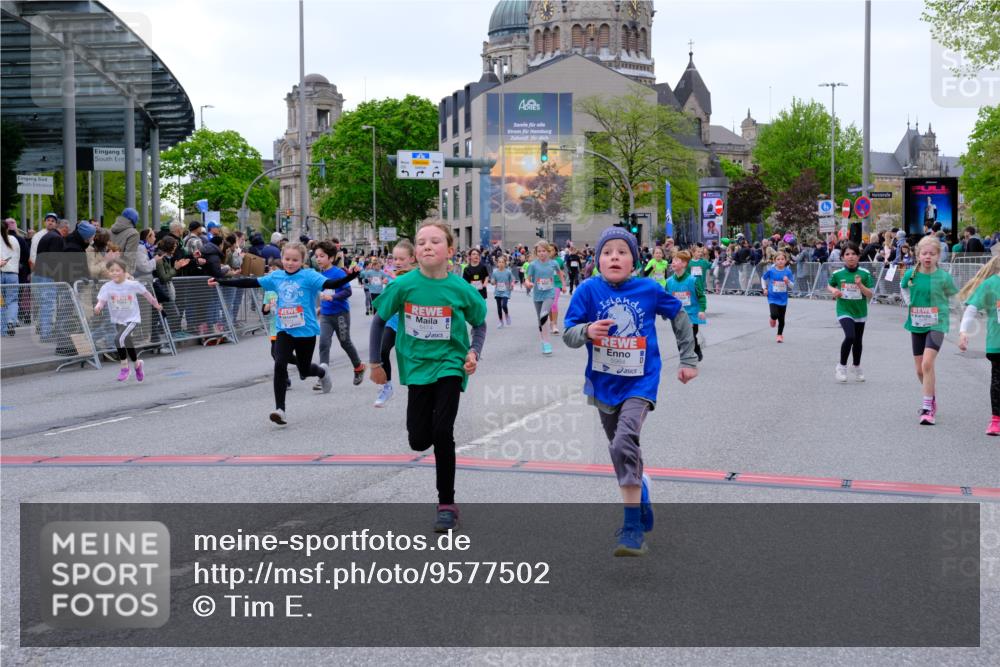 25.04.2026 - Das Zehntel Tim E. http://msf.ph/oto/9577502 25.04.2026 11:00:30 Ziel 5070, 5170, 5218, 5222, 5265, 5285, 5524, 5655, 5748, 5946, 5961, 5984, 6283, 6371, 6375, 6376, 6379, 6446, 6456, 6461, 6470, 6474, 6521, 6700, 6815, 6838, 6854, 6855, 6881, 6991, 7003, 7046, 7056, 7082, 7118, 7525, 7541, 7577, 7579, 7586, 7627, 7686, 7810, 7937, 8072 meine-sportfotos.de
