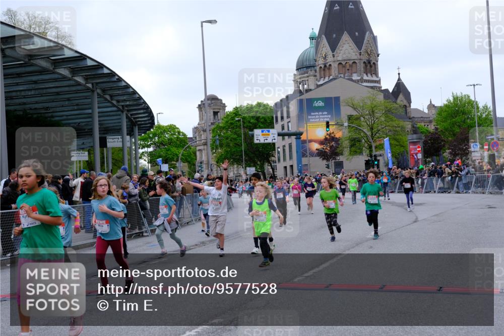25.04.2026 - Das Zehntel Tim E. http://msf.ph/oto/9577528 25.04.2026 11:00:36 Ziel 5170, 5196, 5203, 5265, 5285, 5474, 5524, 5655, 5679, 5946, 5961, 5984, 5994, 6240, 6251, 6283, 6371, 6379, 6437, 6446, 6455, 6456, 6474, 6838, 6854, 6855, 6991, 7003, 7046, 7056, 7422, 7423, 7439, 7478, 7525, 7541, 7554, 7577, 7579, 7686, 7810, 7937, 8072 meine-sportfotos.de