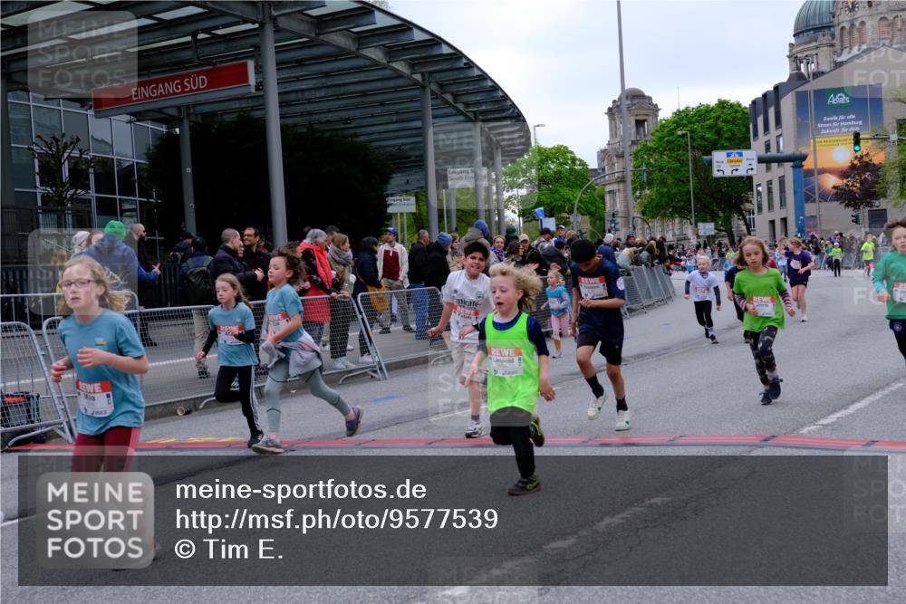 25.04.2026 - Das Zehntel Tim E. http://msf.ph/oto/9577539 25.04.2026 11:00:38 Ziel 5170, 5196, 5203, 5474, 5524, 5655, 5679, 5946, 5961, 5994, 6240, 6251, 6283, 6437, 6446, 6455, 6854, 6855, 6857, 6968, 6969, 6991, 7003, 7046, 7056, 7422, 7423, 7439, 7478, 7525, 7541, 7554, 7686, 7810, 7937, 8072 meine-sportfotos.de