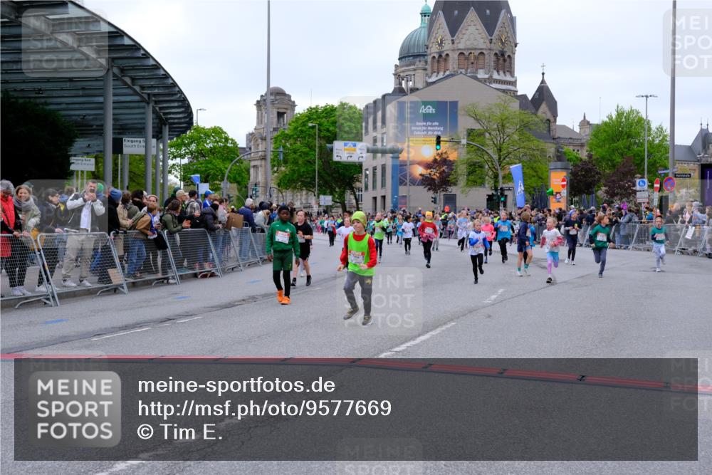 25.04.2026 - Das Zehntel Tim E. http://msf.ph/oto/9577669 25.04.2026 11:01:00 Ziel 5160, 5171, 5211, 5431, 5455, 5478, 5588, 5596, 5597, 5672, 5714, 5765, 5966, 6211, 6435, 6444, 6509, 6680, 6698, 7323, 7495, 7510, 7528, 7744, 7804, 7845, 7865 meine-sportfotos.de
