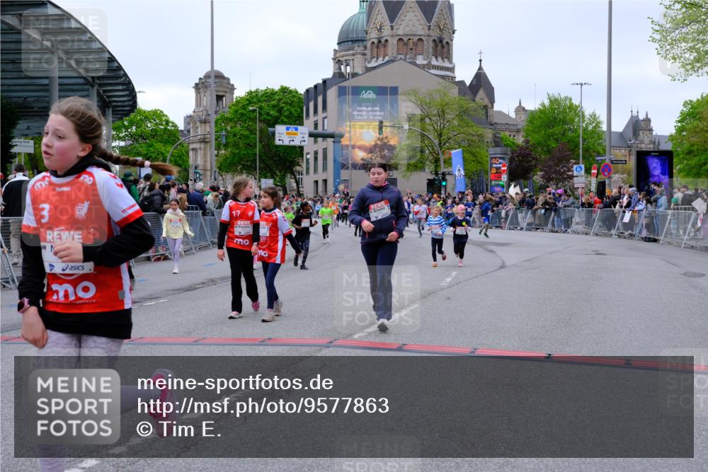 25.04.2026 - Das Zehntel Tim E. http://msf.ph/oto/9577863 25.04.2026 11:01:40 Ziel 5118, 5131, 5133, 5310, 5312, 5313, 5314, 5321, 5369, 5479, 5491, 5664, 5868, 5947, 6170, 6453, 6569, 6578, 6582, 6595, 6688, 6725, 6760, 6767, 6992, 7001, 7188, 7502, 7542, 7789, 7920 meine-sportfotos.de