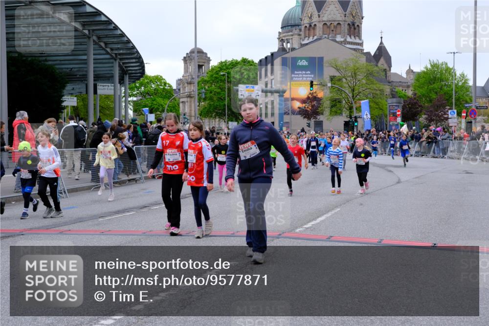 25.04.2026 - Das Zehntel Tim E. http://msf.ph/oto/9577871 25.04.2026 11:01:41 Ziel 5118, 5131, 5133, 5310, 5312, 5313, 5314, 5321, 5369, 5479, 5491, 5664, 5868, 5947, 6170, 6453, 6569, 6578, 6582, 6595, 6688, 6725, 6760, 6767, 6992, 7001, 7502, 7542, 7789, 7920 meine-sportfotos.de