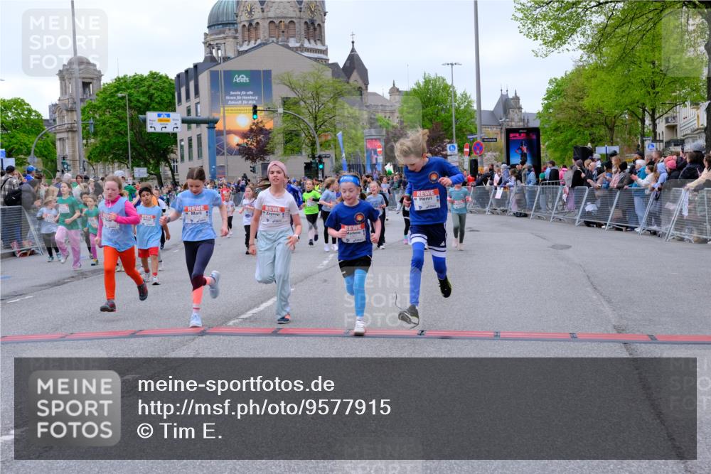25.04.2026 - Das Zehntel Tim E. http://msf.ph/oto/9577915 25.04.2026 11:01:53 Ziel 5076, 5147, 5149, 5157, 5220, 5242, 5253, 5359, 5361, 5363, 5462, 5465, 5882, 6223, 6233, 6254, 6396, 6398, 6405, 6689, 6690, 6731, 6827, 6846, 7428, 7434, 7581, 7617, 7642, 7667, 7769, 7773, 7776, 7924, 7974, 7997 meine-sportfotos.de