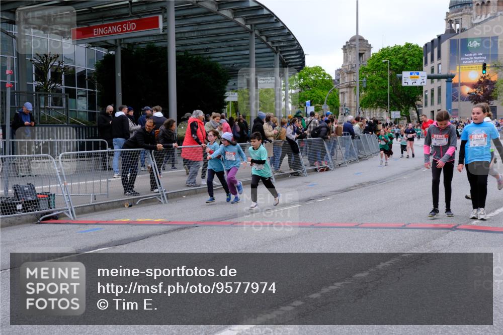 25.04.2026 - Das Zehntel Tim E. http://msf.ph/oto/9577974 25.04.2026 11:02:06 Ziel 5107, 5114, 5123, 5140, 5148, 5228, 5368, 5385, 5663, 5717, 5723, 5997, 6392, 6397, 6401, 6449, 6452, 6611, 6865, 6885, 7011, 7336, 7485, 7488, 7524, 7536, 7795, 7815, 7833 meine-sportfotos.de