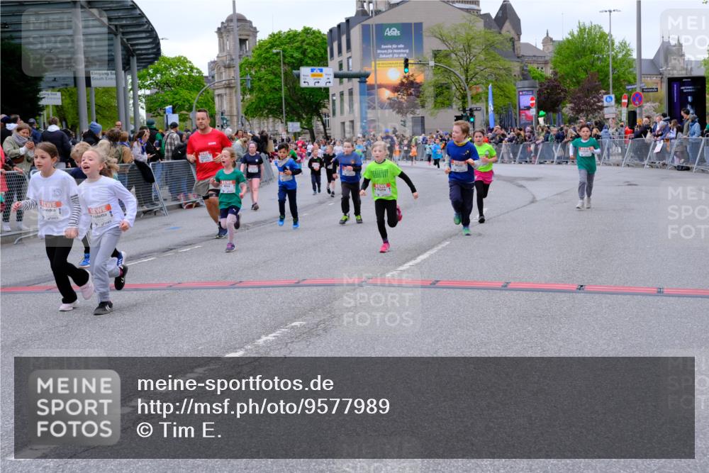 25.04.2026 - Das Zehntel Tim E. http://msf.ph/oto/9577989 25.04.2026 11:02:11 Ziel 5107, 5114, 5140, 5228, 5282, 5332, 5345, 5368, 5385, 5530, 5892, 5958, 5997, 6282, 6611, 6865, 6885, 7011, 7336, 7485, 7488, 7524, 7536, 7787, 7795, 7814 meine-sportfotos.de