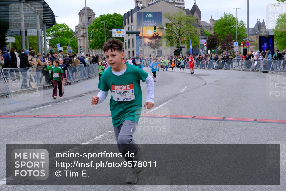 25.04.2026 - Das Zehntel Tim E. http://msf.ph/oto/9578011 25.04.2026 11:02:14 Ziel 5107, 5114, 5140, 5282, 5332, 5345, 5467, 5530, 5582, 5772, 5892, 5958, 6282, 6611, 7011, 7265, 7445, 7485, 7488, 7524, 7536, 7787, 7795, 7814 meine-sportfotos.de