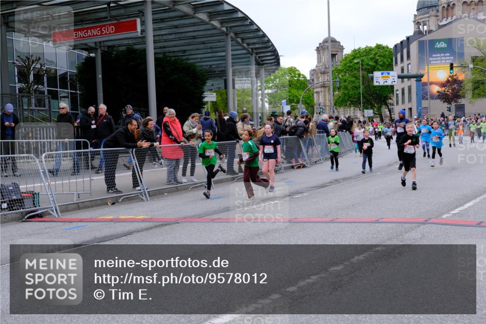 25.04.2026 - Das Zehntel Tim E. http://msf.ph/oto/9578012 25.04.2026 11:02:15 Ziel 5107, 5114, 5282, 5332, 5345, 5467, 5530, 5582, 5772, 5892, 5958, 6282, 6611, 7011, 7265, 7445, 7485, 7488, 7787, 7795, 7814 meine-sportfotos.de