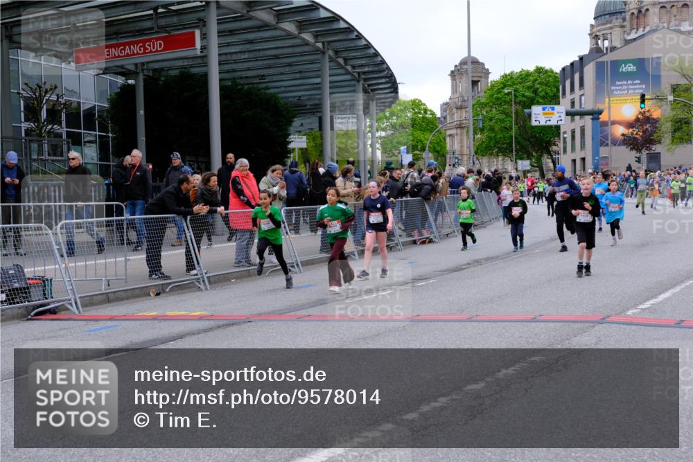 25.04.2026 - Das Zehntel Tim E. http://msf.ph/oto/9578014 25.04.2026 11:02:15 Ziel 5107, 5114, 5282, 5332, 5345, 5467, 5530, 5582, 5772, 5892, 5958, 6282, 6611, 7011, 7265, 7445, 7485, 7488, 7787, 7795, 7814 meine-sportfotos.de