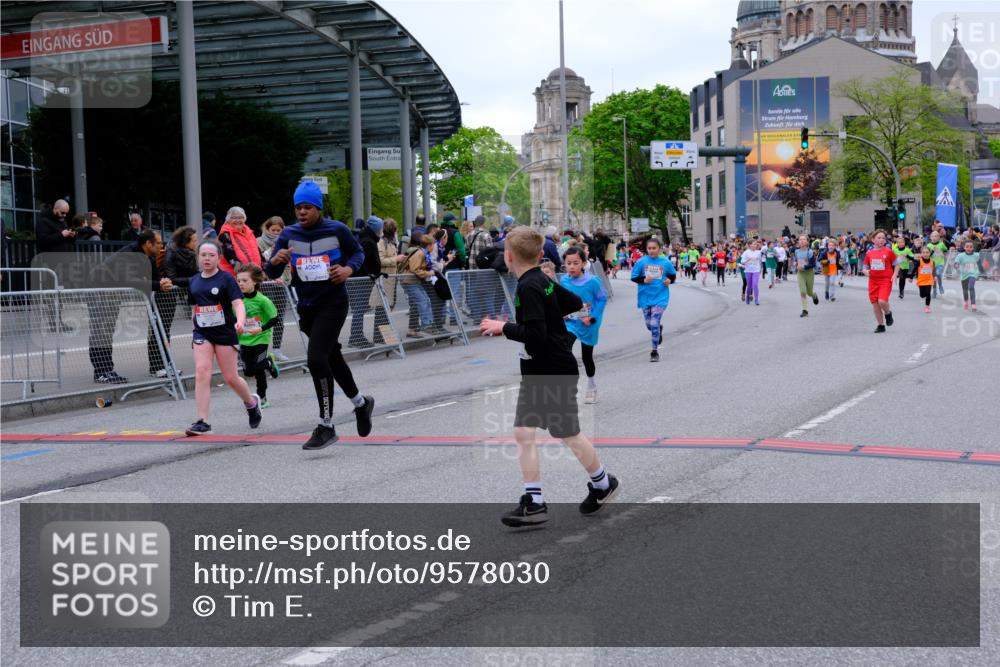 25.04.2026 - Das Zehntel Tim E. http://msf.ph/oto/9578030 25.04.2026 11:02:18 Ziel 5011, 5282, 5332, 5345, 5466, 5467, 5530, 5582, 5772, 5892, 5934, 5937, 5958, 6150, 6282, 6611, 6866, 7011, 7265, 7445, 7787, 7795, 7814, 7996 meine-sportfotos.de