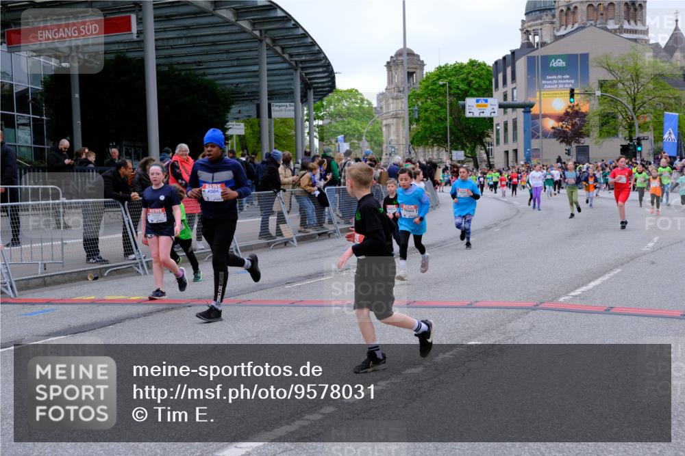 25.04.2026 - Das Zehntel Tim E. http://msf.ph/oto/9578031 25.04.2026 11:02:19 Ziel 5011, 5282, 5332, 5345, 5466, 5467, 5530, 5582, 5772, 5892, 5934, 5937, 5958, 6150, 6282, 6866, 7265, 7445, 7787, 7814, 7996 meine-sportfotos.de