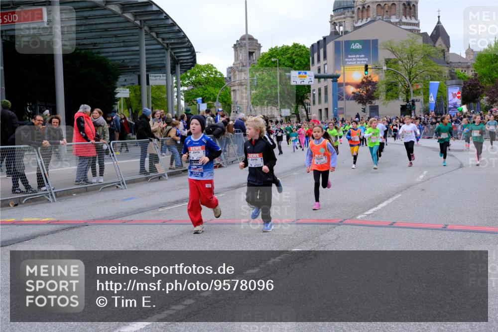 25.04.2026 - Das Zehntel Tim E. http://msf.ph/oto/9578096 25.04.2026 11:02:31 Ziel 5042, 5134, 5136, 5152, 5940, 6165, 6176, 6267, 6278, 6817, 6849, 7024, 7038, 7282, 7292, 7347, 7359, 7360, 7538, 7561, 7799, 7824, 7855, 7858, 7862, 7872, 7874 meine-sportfotos.de