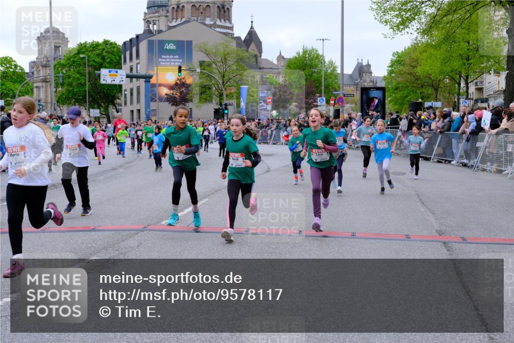 25.04.2026 - Das Zehntel Tim E. http://msf.ph/oto/9578117 25.04.2026 11:02:34 Ziel 5042, 5134, 5136, 5152, 5888, 5891, 5895, 5940, 6165, 6176, 6267, 6269, 6278, 6817, 6849, 7024, 7038, 7347, 7359, 7360, 7442, 7453, 7475, 7799, 7824, 7855, 7858, 7862, 7872, 7874, 8075 meine-sportfotos.de