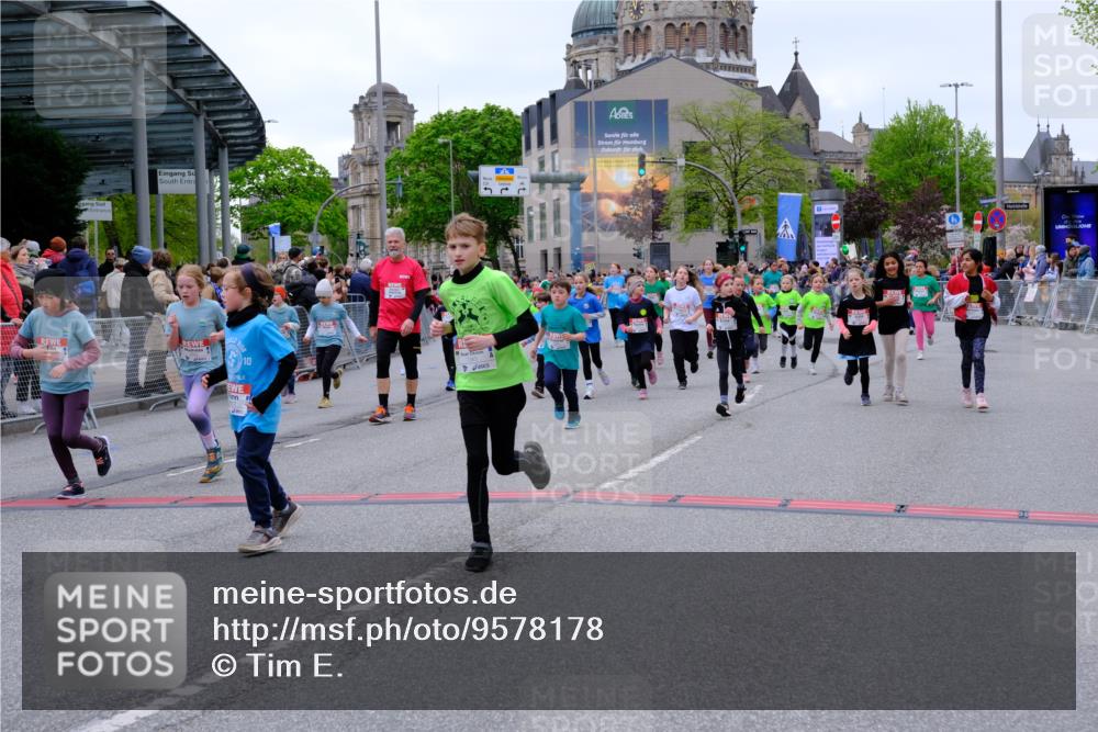 25.04.2026 - Das Zehntel Tim E. http://msf.ph/oto/9578178 25.04.2026 11:02:45 Ziel 5046, 5106, 5214, 5224, 5225, 5231, 5262, 5330, 5351, 5685, 5745, 5774, 5865, 5888, 5891, 6268, 6269, 6291, 6485, 6570, 6598, 6812, 6976, 6994, 6995, 7000, 7025, 7343, 7602, 7610, 7620, 7630, 7934, 7936 meine-sportfotos.de