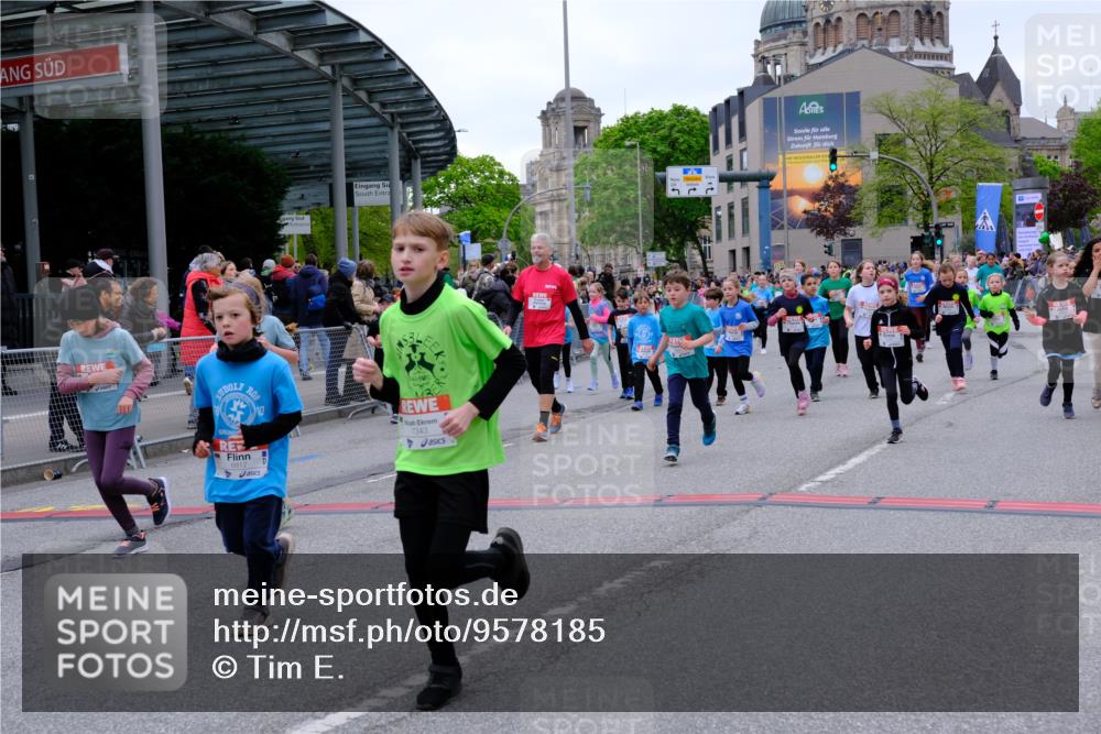25.04.2026 - Das Zehntel Tim E. http://msf.ph/oto/9578185 25.04.2026 11:02:46 Ziel 5046, 5106, 5214, 5224, 5225, 5231, 5262, 5330, 5351, 5685, 5745, 5774, 5865, 6268, 6269, 6291, 6316, 6485, 6570, 6598, 6780, 6782, 6812, 6976, 6994, 6995, 7000, 7025, 7343, 7441, 7602, 7610, 7620, 7630, 7934, 7936 meine-sportfotos.de
