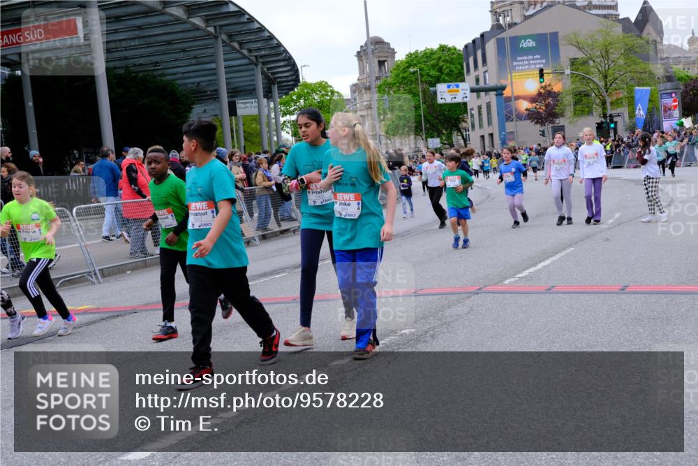 25.04.2026 - Das Zehntel Tim E. http://msf.ph/oto/9578228 25.04.2026 11:02:56 Ziel 5106, 5111, 5115, 5262, 5272, 5283, 5410, 5423, 5440, 5468, 5520, 5685, 5745, 5774, 5864, 5899, 5902, 5914, 5915, 5922, 6312, 6315, 6316, 6448, 6457, 6476, 6479, 6607, 6780, 6782, 6927, 6949, 7018, 7031, 7441, 7609, 7934, 7936, 8068 meine-sportfotos.de