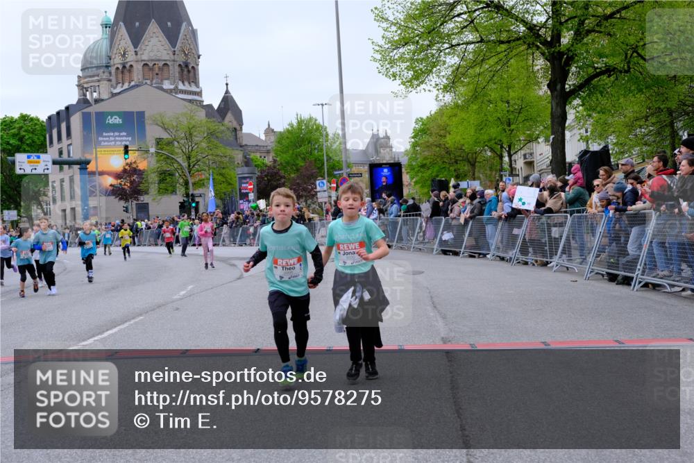25.04.2026 - Das Zehntel Tim E. http://msf.ph/oto/9578275 25.04.2026 11:03:07 Ziel 5111, 5115, 5184, 5186, 5398, 5410, 5594, 5662, 5998, 6030, 6190, 6399, 6448, 6457, 6479, 6567, 6591, 6607, 6887, 7064, 7087, 7117, 7237, 7269, 7426, 7440, 7444, 7483, 7600, 7609, 7979, 7980, 7994 meine-sportfotos.de