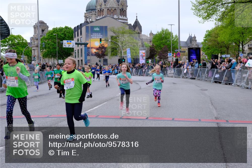 25.04.2026 - Das Zehntel Tim E. http://msf.ph/oto/9578316 25.04.2026 11:03:17 Ziel 5052, 5053, 5215, 5217, 5533, 5594, 5630, 5945, 5969, 5971, 5985, 5991, 6190, 6399, 6460, 6466, 6567, 6593, 7273, 7345, 7426, 7483, 7600, 7994 meine-sportfotos.de
