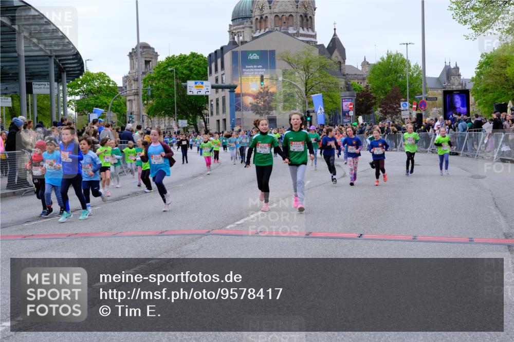 25.04.2026 - Das Zehntel Tim E. http://msf.ph/oto/9578417 25.04.2026 11:03:41 Ziel 5335, 5337, 5349, 5536, 5552, 5610, 5615, 5625, 5716, 5908, 6459, 6463, 6468, 6472, 6784, 6793, 7021, 7023, 7034, 7041, 7063, 7069, 7084, 7279, 7762, 7991, 7992, 7995 meine-sportfotos.de