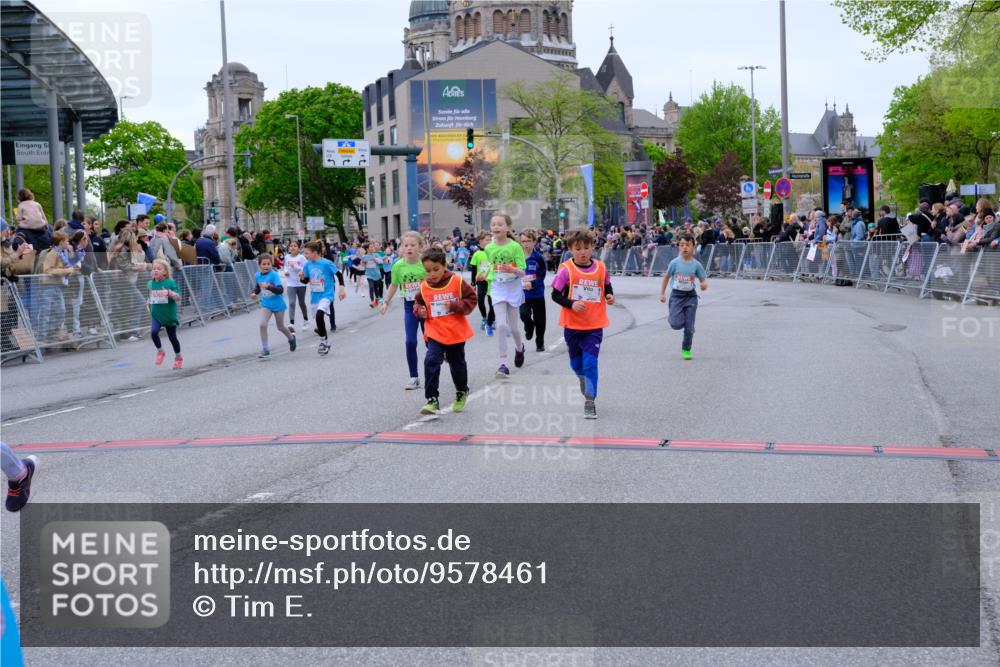 25.04.2026 - Das Zehntel Tim E. http://msf.ph/oto/9578461 25.04.2026 11:03:49 Ziel 5020, 5028, 5335, 5337, 5349, 5615, 5625, 5716, 5908, 6459, 6463, 6468, 6472, 6789, 6793, 6959, 7022, 7034, 7039, 7041, 7044, 7063, 7069, 7084, 7279, 7287, 7290, 7348, 7352, 7437, 7462, 7472, 7499, 7515, 7768 meine-sportfotos.de