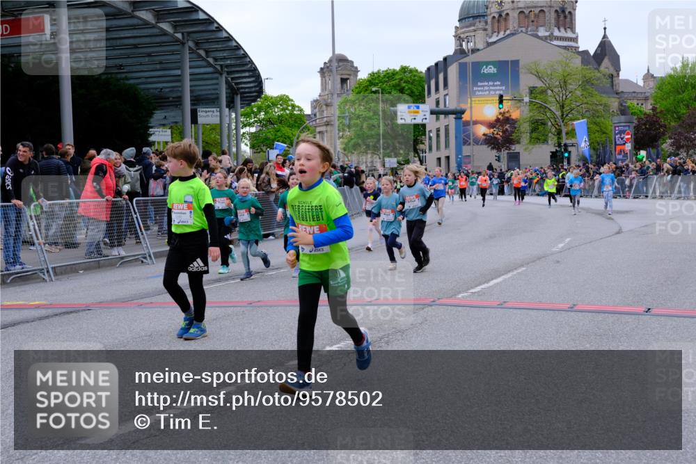 25.04.2026 - Das Zehntel Tim E. http://msf.ph/oto/9578502 25.04.2026 11:03:57 Ziel 5246, 6346, 6368, 6487, 6490, 6560, 6789, 6959, 7022, 7032, 7287, 7290, 7437, 7449, 7450, 7458, 7462, 7470, 7472, 7649, 7768, 7822, 7847, 7864 meine-sportfotos.de