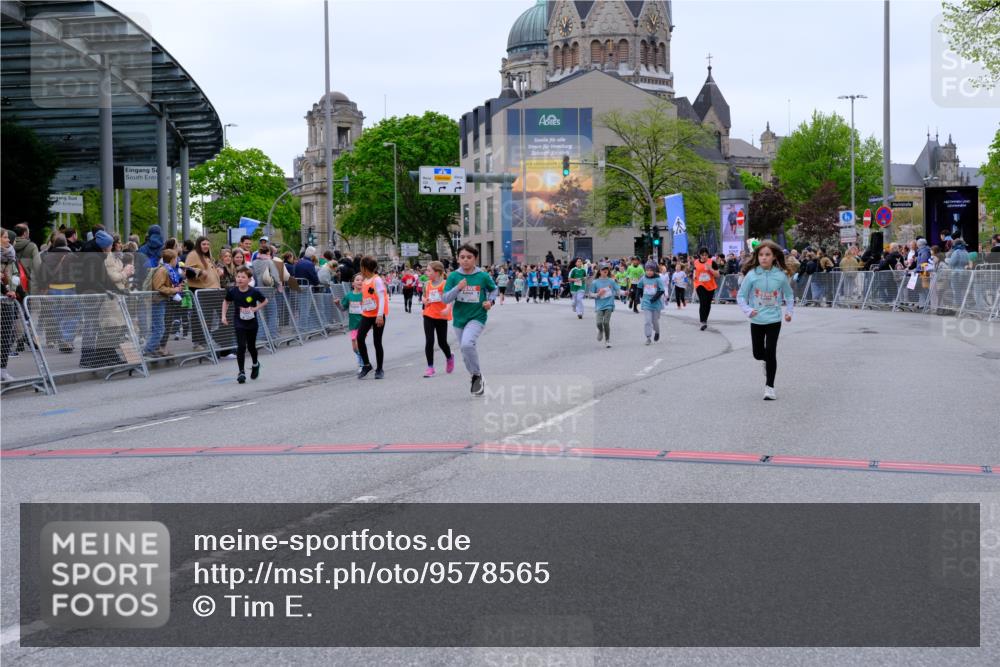 25.04.2026 - Das Zehntel Tim E. http://msf.ph/oto/9578565 25.04.2026 11:04:10 Ziel 5846, 5974, 6271, 6272, 6612, 6794, 6808, 7099, 7355, 7367, 7404, 7446, 7481, 7766, 7817 meine-sportfotos.de