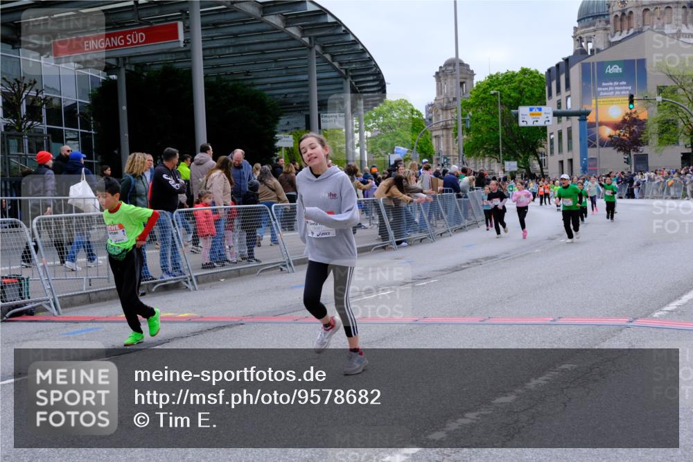 25.04.2026 - Das Zehntel Tim E. http://msf.ph/oto/9578682 25.04.2026 11:05:27 Ziel 5191, 5890, 6934, 6985, 7281, 18087 meine-sportfotos.de