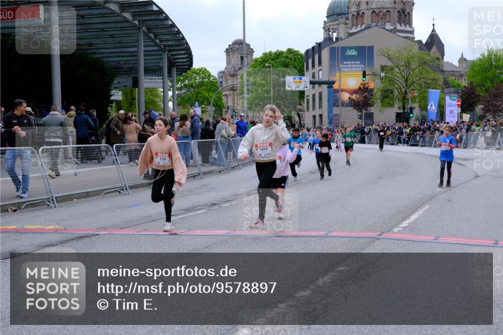 25.04.2026 - Das Zehntel Tim E. http://msf.ph/oto/9578897 25.04.2026 11:06:32 Ziel 5461, 5464, 6239, 6252, 6288, 6292, 6830, 6925, 6962, 6990, 7002, 8001 meine-sportfotos.de