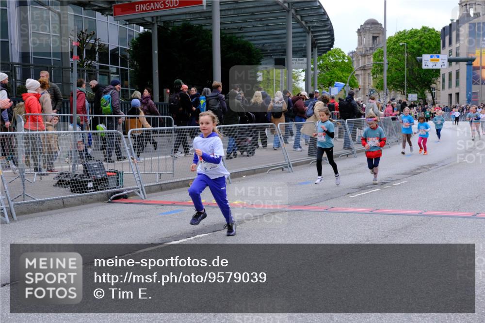 25.04.2026 - Das Zehntel Tim E. http://msf.ph/oto/9579039 25.04.2026 11:07:42 Ziel 5054, 6800, 6803, 7503, 7558, 7568, 7570 meine-sportfotos.de