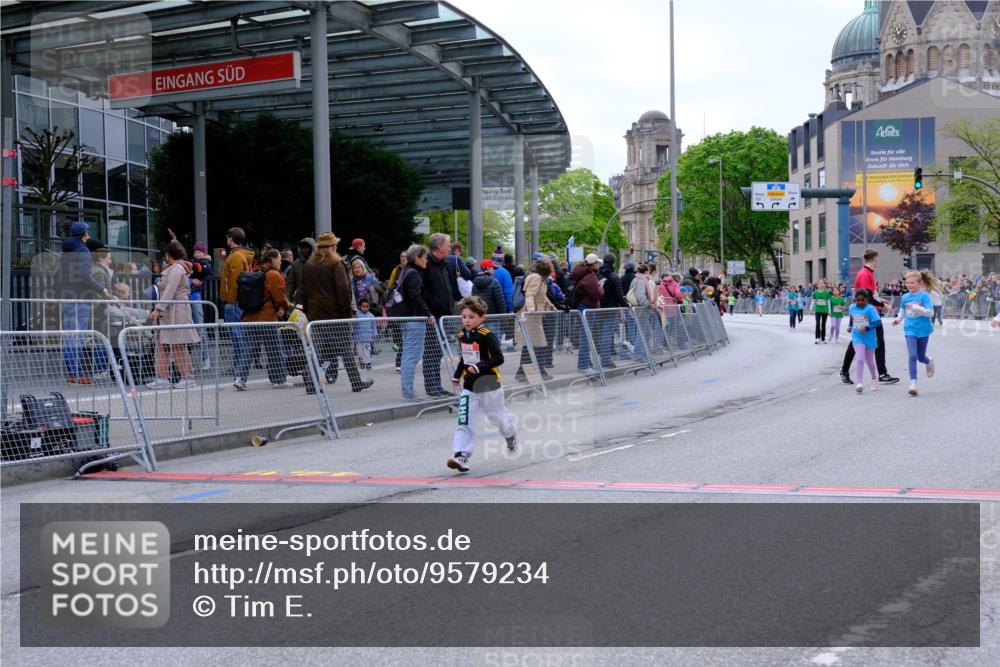 25.04.2026 - Das Zehntel Tim E. http://msf.ph/oto/9579234 25.04.2026 11:09:00 Ziel 5050, 6832, 6836, 7877, 7998 meine-sportfotos.de