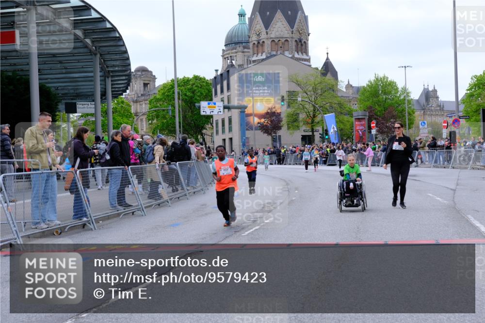 25.04.2026 - Das Zehntel Tim E. http://msf.ph/oto/9579423 25.04.2026 11:10:05 Ziel 5849, 5863, 7342, 7351, 7379 meine-sportfotos.de