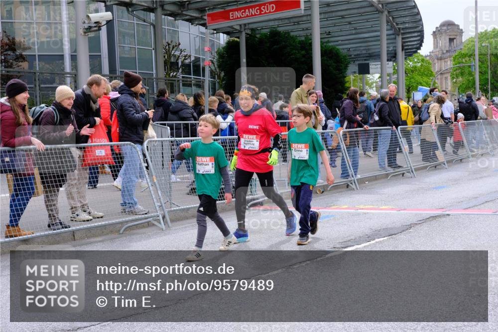 25.04.2026 - Das Zehntel Tim E. http://msf.ph/oto/9579489 25.04.2026 11:10:35 Ziel 7783, 7792 meine-sportfotos.de