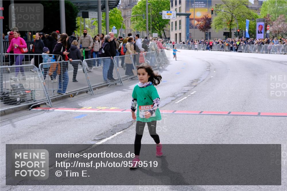 25.04.2026 - Das Zehntel Tim E. http://msf.ph/oto/9579519 25.04.2026 11:11:17 Ziel 5085, 6447, 6451 meine-sportfotos.de
