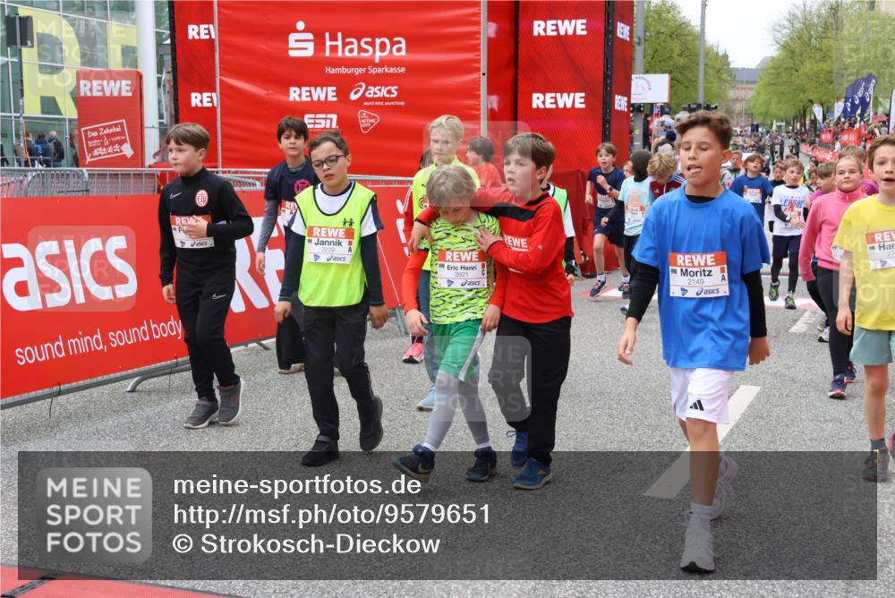 25.04.2026 - Das Zehntel Strokosch-Dieckow http://msf.ph/oto/9579651 25.04.2026 08:52:06 Ziel 1017, 1018, 1250, 1279, 1282, 1286, 1840, 2161, 2320, 2671, 3190, 3241, 3336, 3352, 3421, 3675, 3807, 4015, 4040, 4053, 1017, 1018, 1250, 1279, 1282, 1286, 1840, 2161, 2320, 2671, 3190, 3241, 3336, 3352, 3421, 3675, 3807, 4015, 4040, 4053 meine-sportfotos.de