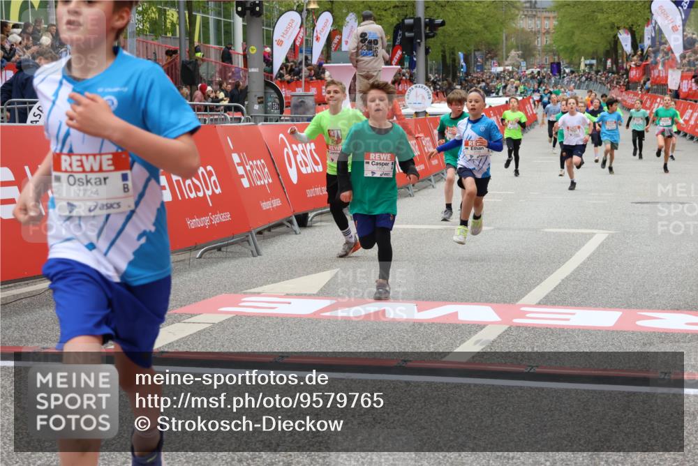25.04.2026 - Das Zehntel Strokosch-Dieckow http://msf.ph/oto/9579765 25.04.2026 10:49:46 Ziel 5012, 6707, 6913, 7006, 7164, 7380, 7625, 7664, 7724, 7726, 7748, 7972, 5012, 6707, 6913, 7006, 7164, 7380, 7625, 7664, 7724, 7726, 7748, 7972 meine-sportfotos.de