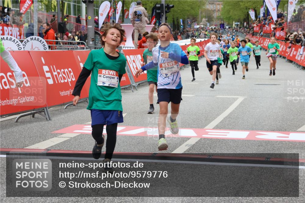 25.04.2026 - Das Zehntel Strokosch-Dieckow http://msf.ph/oto/9579776 25.04.2026 10:49:48 Ziel 5008, 5012, 6707, 7164, 7380, 7625, 7724, 7726, 7972, 7977, 5008, 5012, 6707, 7164, 7380, 7625, 7724, 7726, 7972, 7977 meine-sportfotos.de