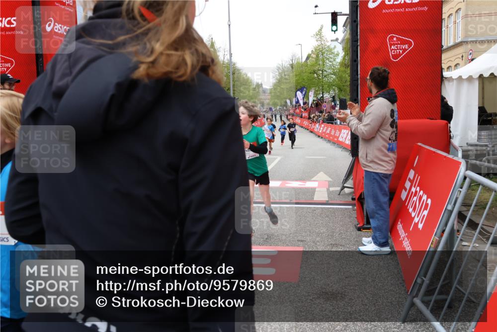 25.04.2026 - Das Zehntel Strokosch-Dieckow http://msf.ph/oto/9579869 25.04.2026 10:50:13 Ziel 5512, 5762, 6041, 6045, 6069, 6964, 7529, 7882, 7941, 5512, 5762, 6041, 6045, 6069, 6964, 7529, 7882, 7941 meine-sportfotos.de