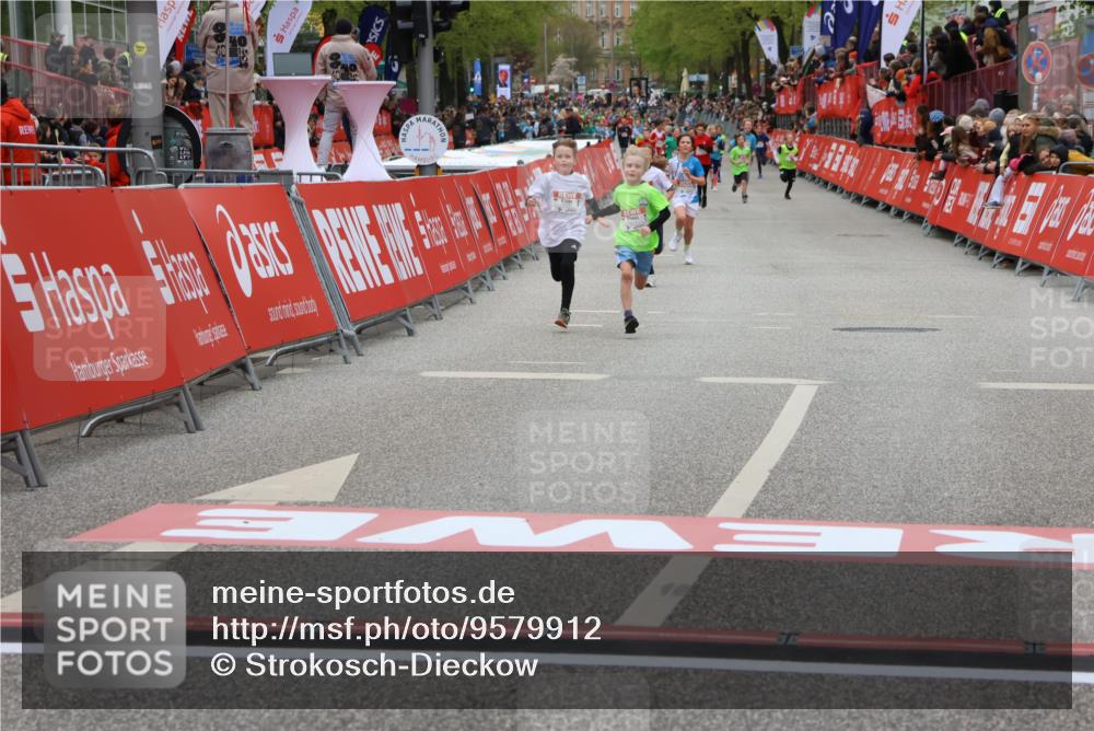 25.04.2026 - Das Zehntel Strokosch-Dieckow http://msf.ph/oto/9579912 25.04.2026 10:52:53 Ziel 5733, 6087, 6100, 6142, 6352, 6357, 6752, 7436, 7675, 8015, 8042, 5733, 6087, 6100, 6142, 6352, 6357, 6752, 7436, 7675, 8015, 8042 meine-sportfotos.de