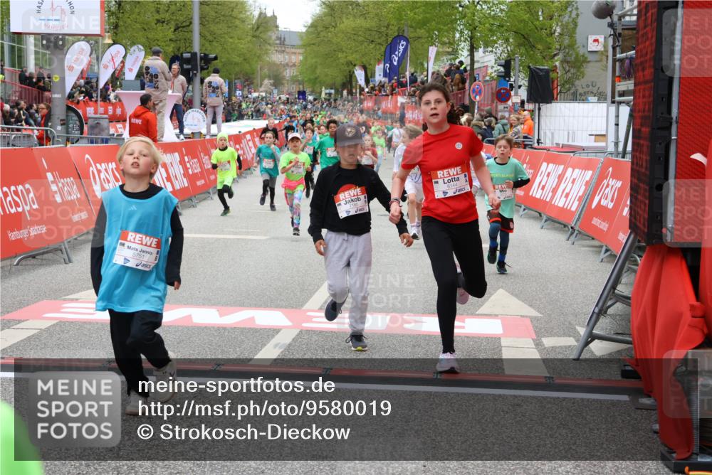 25.04.2026 - Das Zehntel Strokosch-Dieckow http://msf.ph/oto/9580019 25.04.2026 10:53:15 Ziel 5081, 5428, 5515, 5751, 5800, 6015, 6080, 6144, 6428, 6703, 6826, 6929, 7116, 7129, 7180, 7197, 7731, 7863, 7884, 5081, 5428, 5515, 5751, 5800, 6015, 6080, 6144, 6428, 6703, 6826, 6929, 7116, 7129, 7180, 7197, 7731, 7863, 7884 meine-sportfotos.de