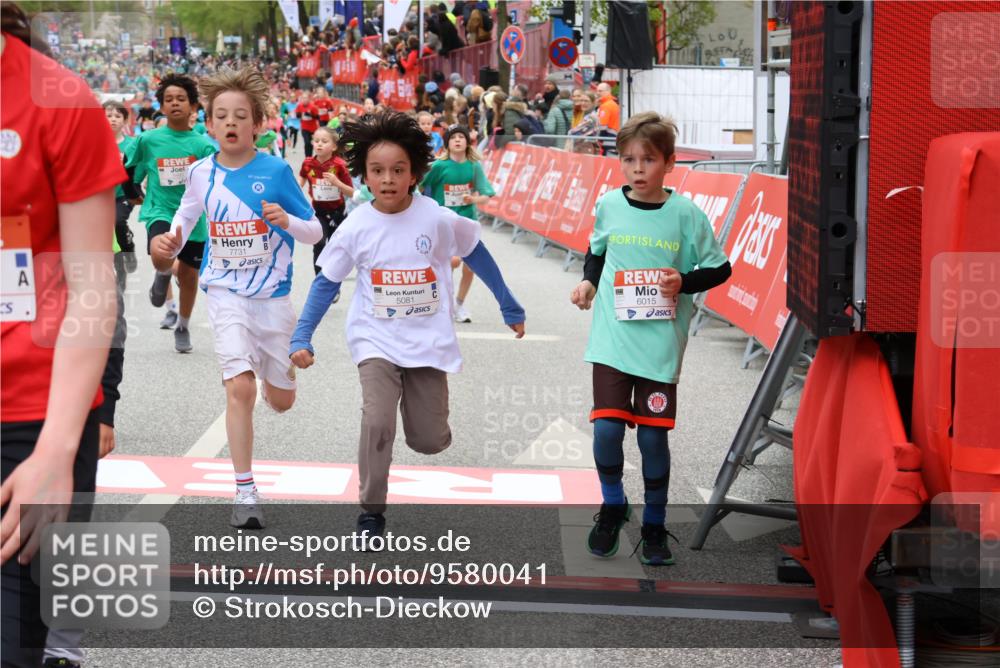 25.04.2026 - Das Zehntel Strokosch-Dieckow http://msf.ph/oto/9580041 25.04.2026 10:53:17 Ziel 5081, 5751, 5800, 5874, 6015, 6027, 6080, 6144, 6428, 6493, 6512, 6703, 6826, 7101, 7116, 7129, 7180, 7197, 7731, 8022, 5081, 5751, 5800, 5874, 6015, 6027, 6080, 6144, 6428, 6493, 6512, 6703, 6826, 7101, 7116, 7129, 7180, 7197, 7731, 8022 meine-sportfotos.de