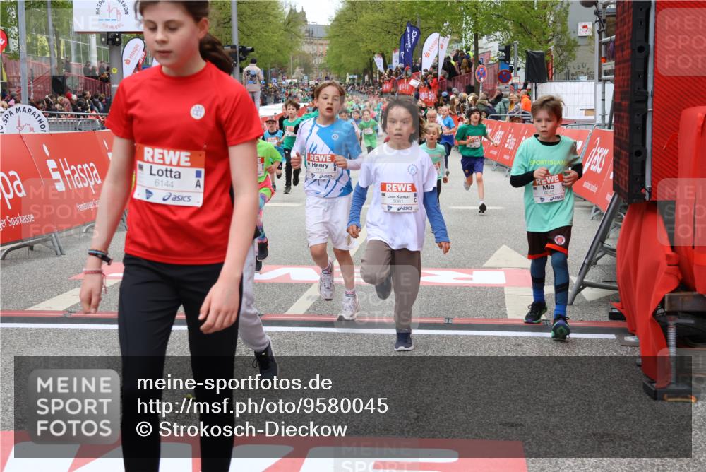 25.04.2026 - Das Zehntel Strokosch-Dieckow http://msf.ph/oto/9580045 25.04.2026 10:53:17 Ziel 5081, 5751, 5800, 5874, 6015, 6027, 6080, 6144, 6428, 6493, 6512, 6703, 6826, 7101, 7116, 7129, 7180, 7197, 7731, 8022, 5081, 5751, 5800, 5874, 6015, 6027, 6080, 6144, 6428, 6493, 6512, 6703, 6826, 7101, 7116, 7129, 7180, 7197, 7731, 8022 meine-sportfotos.de