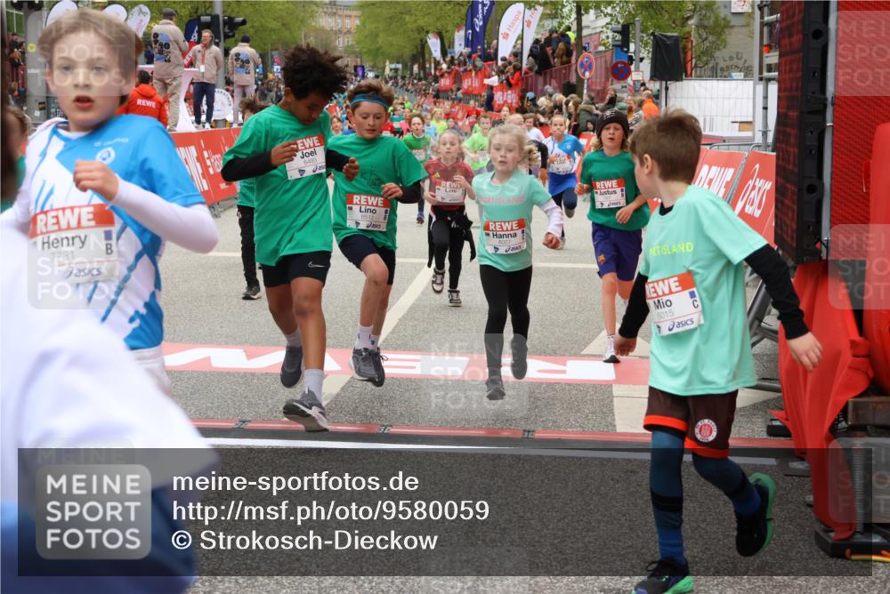 25.04.2026 - Das Zehntel Strokosch-Dieckow http://msf.ph/oto/9580059 25.04.2026 10:53:19 Ziel 5081, 5751, 5777, 5874, 6015, 6027, 6144, 6428, 6493, 6512, 6826, 7101, 7172, 7180, 7184, 7731, 7806, 7907, 8022, 5081, 5751, 5777, 5874, 6015, 6027, 6144, 6428, 6493, 6512, 6826, 7101, 7172, 7180, 7184, 7731, 7806, 7907, 8022 meine-sportfotos.de