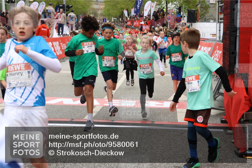 25.04.2026 - Das Zehntel Strokosch-Dieckow http://msf.ph/oto/9580061 25.04.2026 10:53:19 Ziel 5081, 5751, 5777, 5874, 6015, 6027, 6144, 6428, 6493, 6512, 6826, 7101, 7172, 7180, 7184, 7731, 7806, 7907, 8022, 5081, 5751, 5777, 5874, 6015, 6027, 6144, 6428, 6493, 6512, 6826, 7101, 7172, 7180, 7184, 7731, 7806, 7907, 8022 meine-sportfotos.de