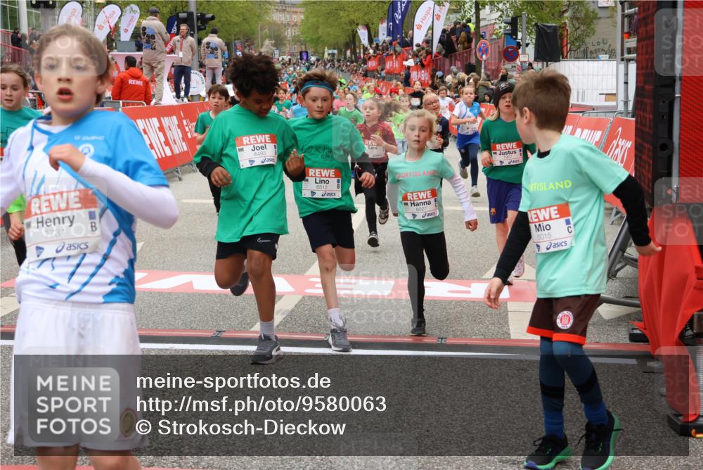 25.04.2026 - Das Zehntel Strokosch-Dieckow http://msf.ph/oto/9580063 25.04.2026 10:53:19 Ziel 5081, 5751, 5777, 5874, 6015, 6027, 6144, 6428, 6493, 6512, 6826, 7101, 7172, 7180, 7184, 7731, 7806, 7907, 8022, 5081, 5751, 5777, 5874, 6015, 6027, 6144, 6428, 6493, 6512, 6826, 7101, 7172, 7180, 7184, 7731, 7806, 7907, 8022 meine-sportfotos.de
