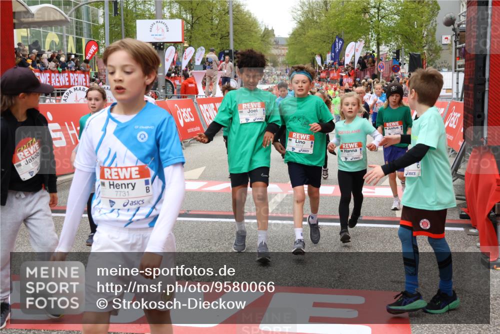 25.04.2026 - Das Zehntel Strokosch-Dieckow http://msf.ph/oto/9580066 25.04.2026 10:53:19 Ziel 5081, 5751, 5777, 5874, 6015, 6027, 6144, 6428, 6493, 6512, 6826, 7101, 7172, 7180, 7184, 7731, 7806, 7907, 8022, 5081, 5751, 5777, 5874, 6015, 6027, 6144, 6428, 6493, 6512, 6826, 7101, 7172, 7180, 7184, 7731, 7806, 7907, 8022 meine-sportfotos.de
