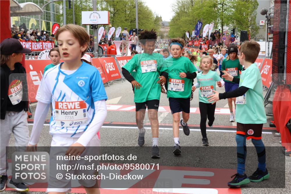 25.04.2026 - Das Zehntel Strokosch-Dieckow http://msf.ph/oto/9580071 25.04.2026 10:53:19 Ziel 5081, 5751, 5777, 5874, 6015, 6027, 6144, 6428, 6493, 6512, 6826, 7101, 7172, 7180, 7184, 7731, 7806, 7907, 8022, 5081, 5751, 5777, 5874, 6015, 6027, 6144, 6428, 6493, 6512, 6826, 7101, 7172, 7180, 7184, 7731, 7806, 7907, 8022 meine-sportfotos.de
