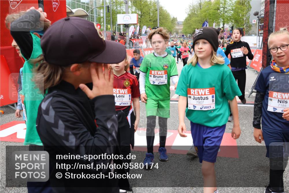 25.04.2026 - Das Zehntel Strokosch-Dieckow http://msf.ph/oto/9580174 25.04.2026 10:53:24 Ziel 5092, 5100, 5450, 5514, 5740, 5777, 5874, 6027, 6054, 6493, 6512, 6651, 7101, 7172, 7184, 7320, 7757, 7806, 7907, 7930, 8022, 8024, 8036, 5092, 5100, 5450, 5514, 5740, 5777, 5874, 6027, 6054, 6493, 6512, 6651, 7101, 7172, 7184, 7320, 7757, 7806, 7907, 7930, 8022, 8024, 8036 meine-sportfotos.de