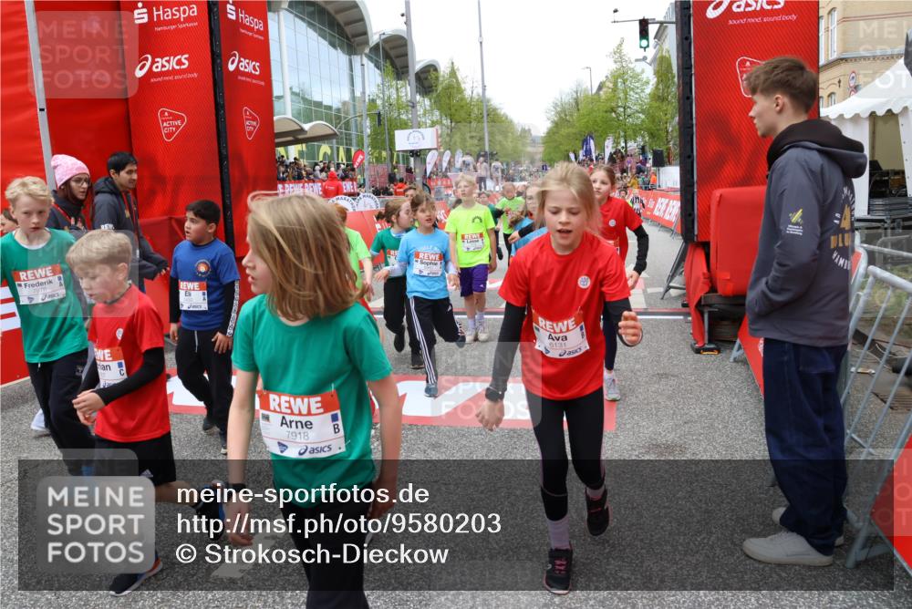 25.04.2026 - Das Zehntel Strokosch-Dieckow http://msf.ph/oto/9580203 25.04.2026 10:53:31 Ziel 5292, 5303, 5514, 5689, 5738, 6054, 6123, 6131, 6147, 6161, 6177, 6491, 6651, 6754, 6840, 6935, 6960, 6987, 7238, 7299, 7513, 7548, 7615, 7890, 7904, 7918, 7921, 7930, 7976, 5292, 5303, 5514, 5689, 5738, 6054, 6123, 6131, 6147, 6161, 6177, 6491, 6651, 6754, 6840, 6935, 6960, 6987, 7238, 7299, 7513, 7548, 7615, 7890, 7904, 7918, 7921, 7930, 7976 meine-sportfotos.de