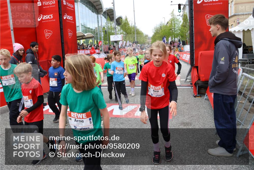 25.04.2026 - Das Zehntel Strokosch-Dieckow http://msf.ph/oto/9580209 25.04.2026 10:53:31 Ziel 5292, 5303, 5514, 5689, 5738, 6054, 6123, 6131, 6147, 6161, 6177, 6491, 6651, 6754, 6840, 6935, 6960, 6987, 7238, 7299, 7513, 7548, 7615, 7890, 7904, 7918, 7921, 7930, 7976, 5292, 5303, 5514, 5689, 5738, 6054, 6123, 6131, 6147, 6161, 6177, 6491, 6651, 6754, 6840, 6935, 6960, 6987, 7238, 7299, 7513, 7548, 7615, 7890, 7904, 7918, 7921, 7930, 7976 meine-sportfotos.de